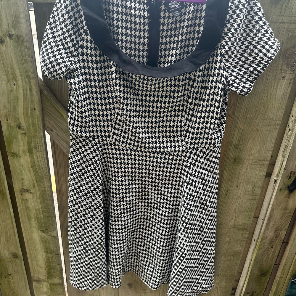 Unique Vintage Black and White Houndstooth Midi Dress 2X